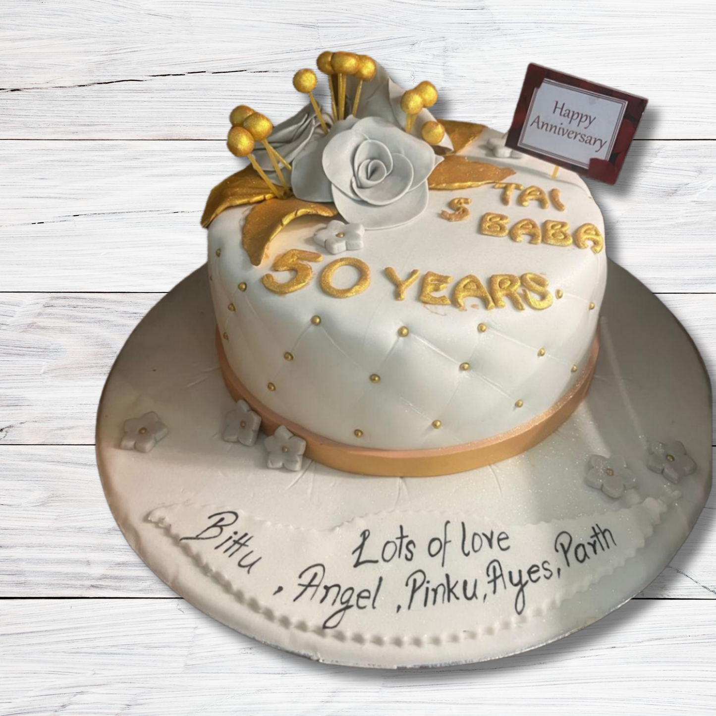 Golden Anniversary Cake for a Milestone Celebration