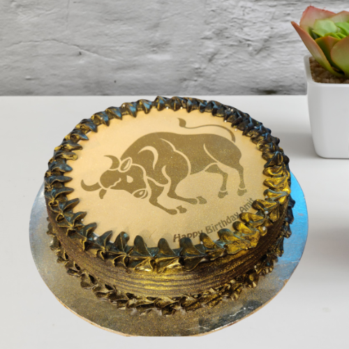 Bold & Luxurious Bull-Themed Cake